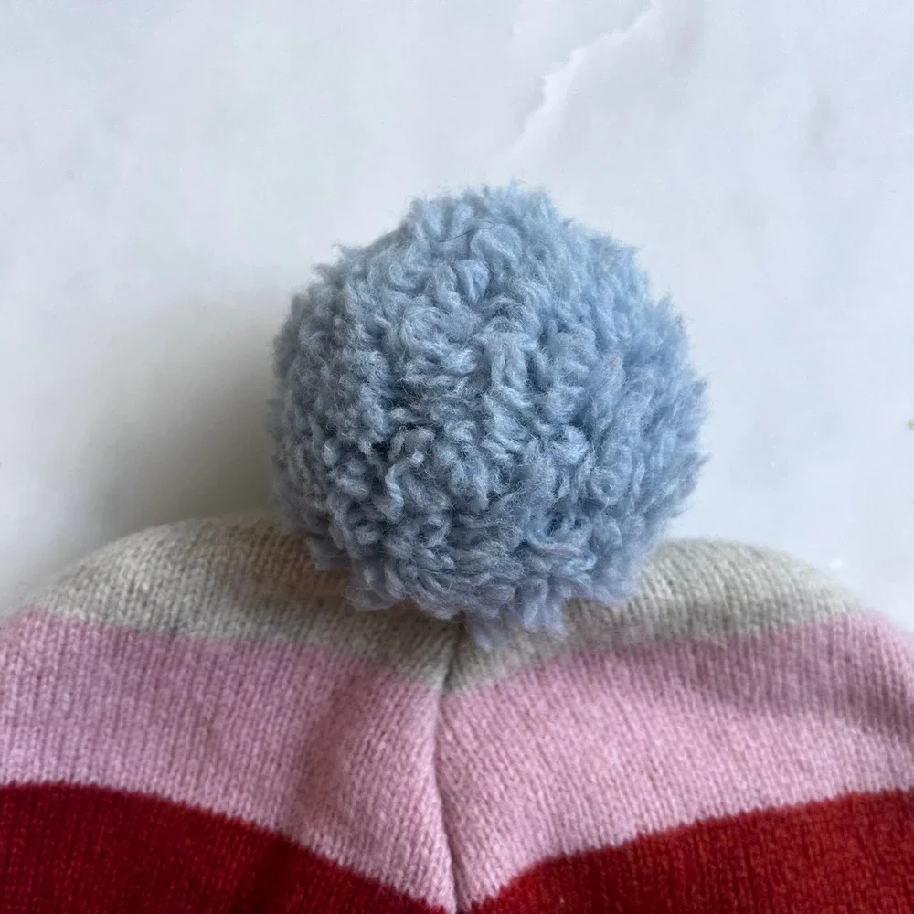 Old Navy 100% Lambswool Vintage Y2K Striped Pom Pom Hat‎